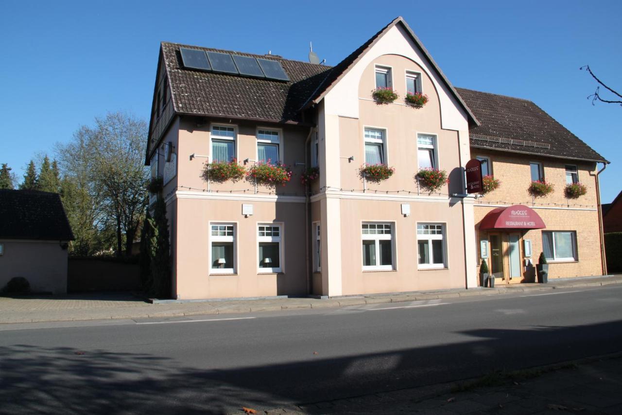 Buskes Hotel Steinfoerde Wietzendorf エクステリア 写真